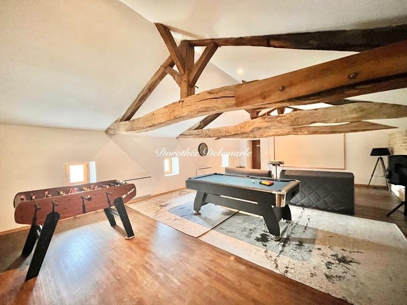 Maison - 298 m² - 9 pièces