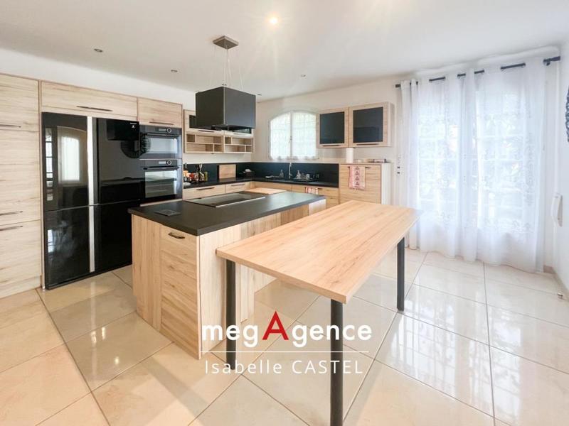 Maison - 210 m² - 7 pièces