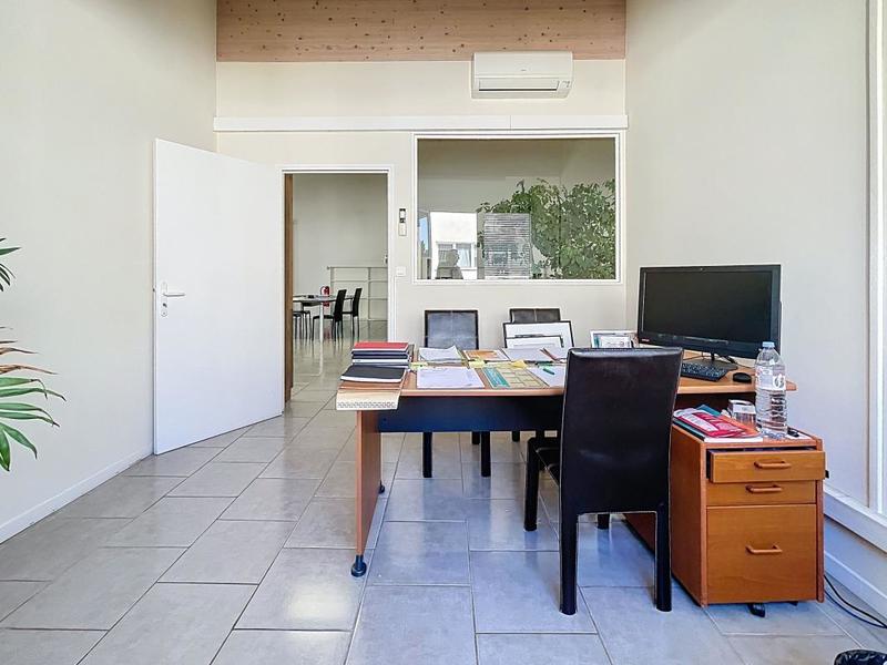 Bureau - 143 m²
