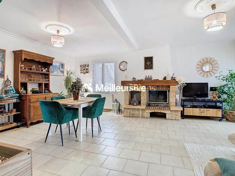 Maison traditionnelle - 112 m² - 6 pièces