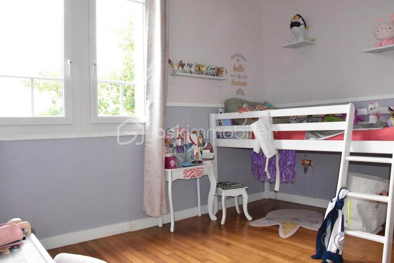 Demeure - 225 m² - 8 pièces