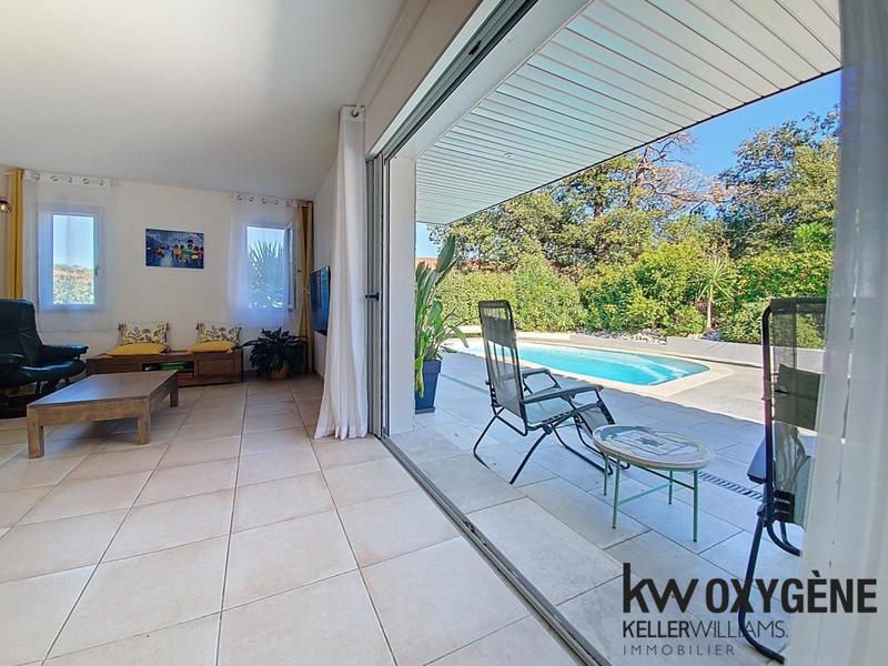 Maison - 104 m² - 4 pièces