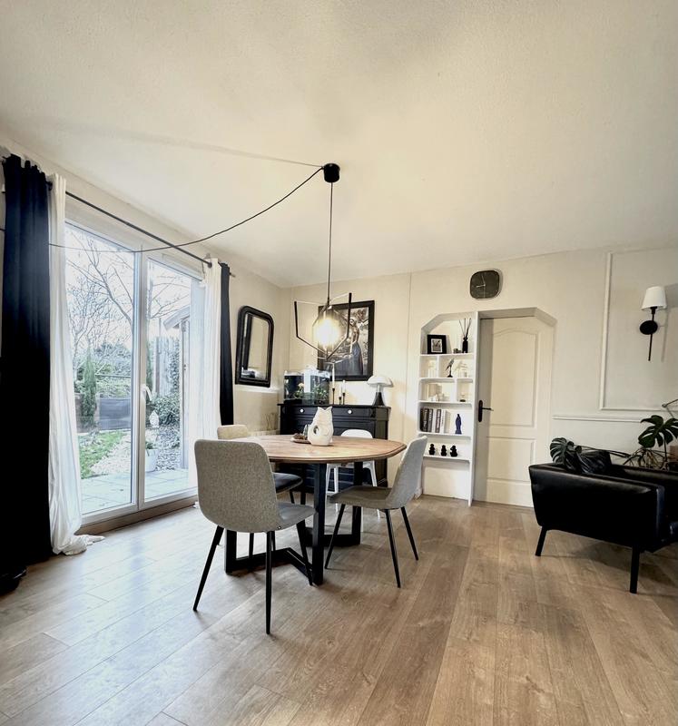 Maison - 97 m² - 6 pièces