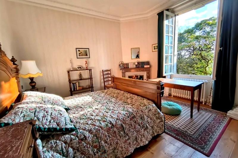 Maison de maîtres - 280 m² - 11 pièces