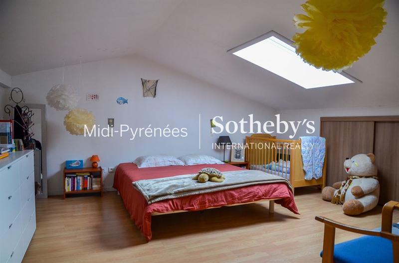 Maison - 230 m² - 6 pièces