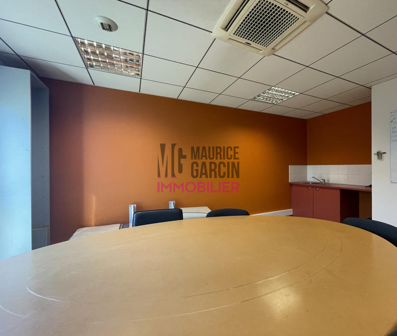 Local d'activités - 900 m²