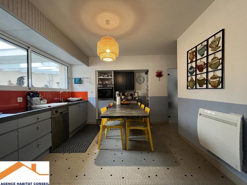 Maison - 200 m² - 9 pièces