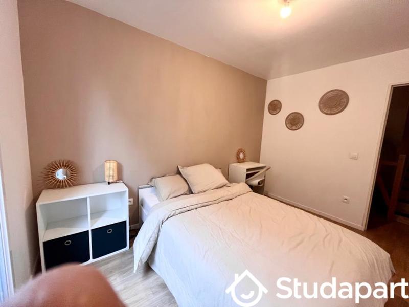 Chambre - 10 m² - 1 pièce