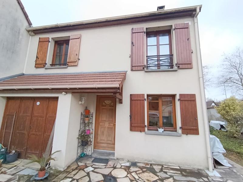 Maison - 92 m² - 5 pièces