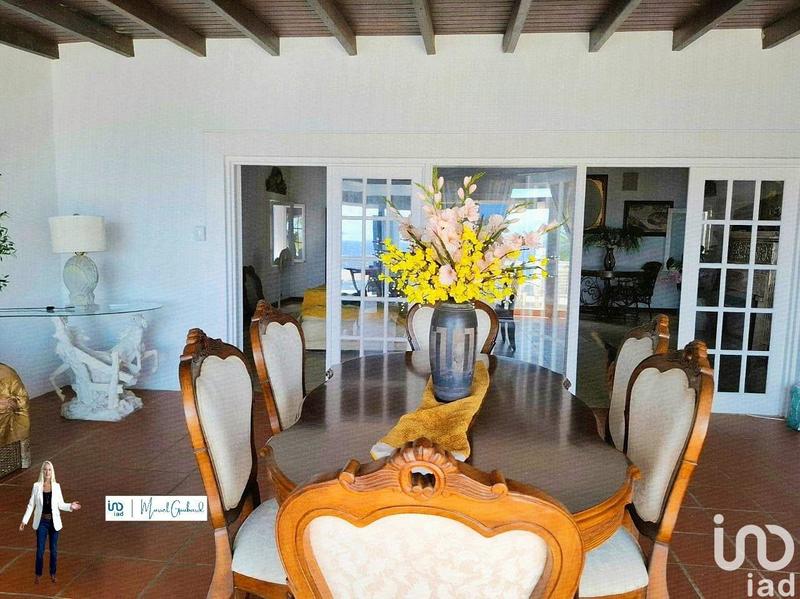 Maison - 400 m² - 6 pièces