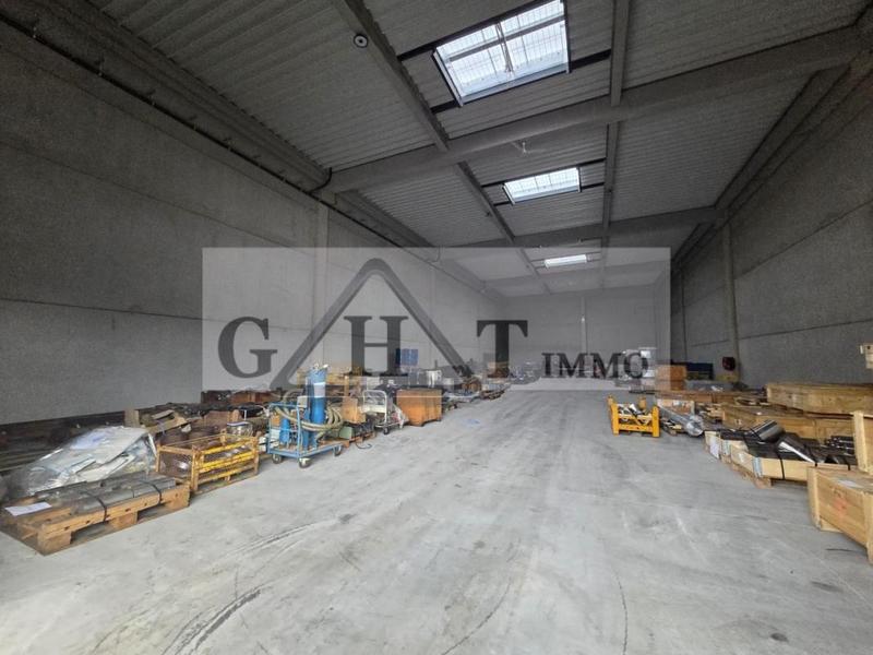 Entrepôt - 1 540 m²