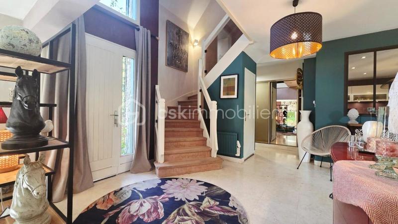 Maison - 164 m² - 7 pièces