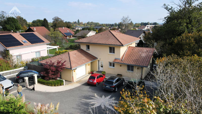 Maison - 140 m² - 5 pièces