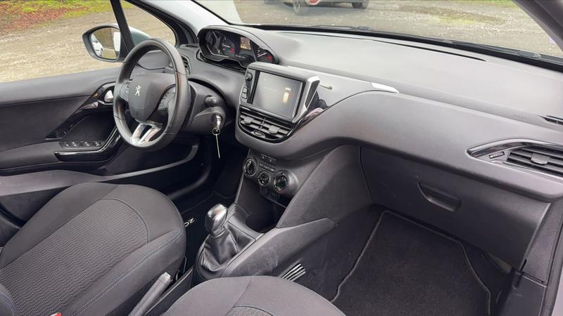 Peugeot 208 1.2 PureTech 82 Signature