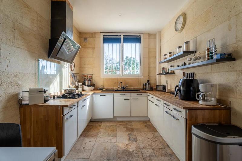 Château - 370 m² - 11 pièces