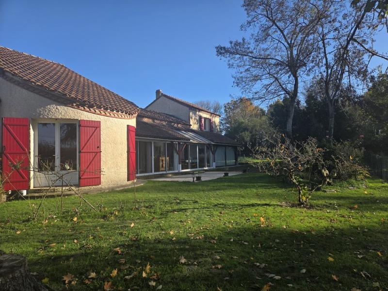Maison ancienne - 190 m² - 7 pièces