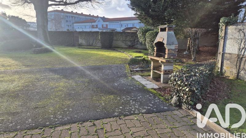 Maison - 99 m² - 5 pièces