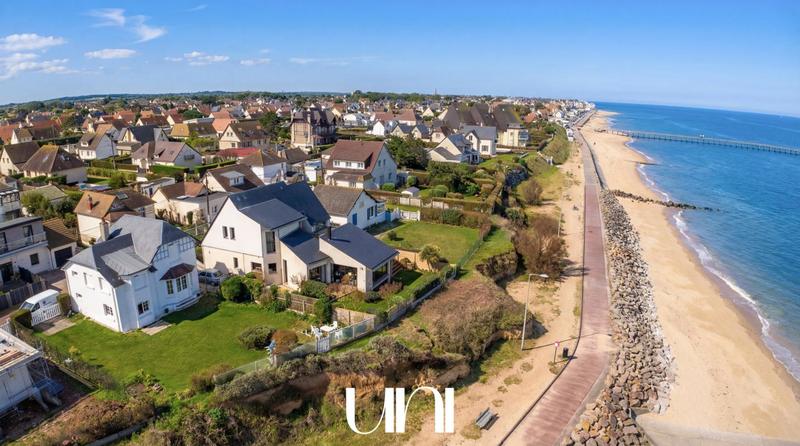 Maison - 237 m² - 7 pièces