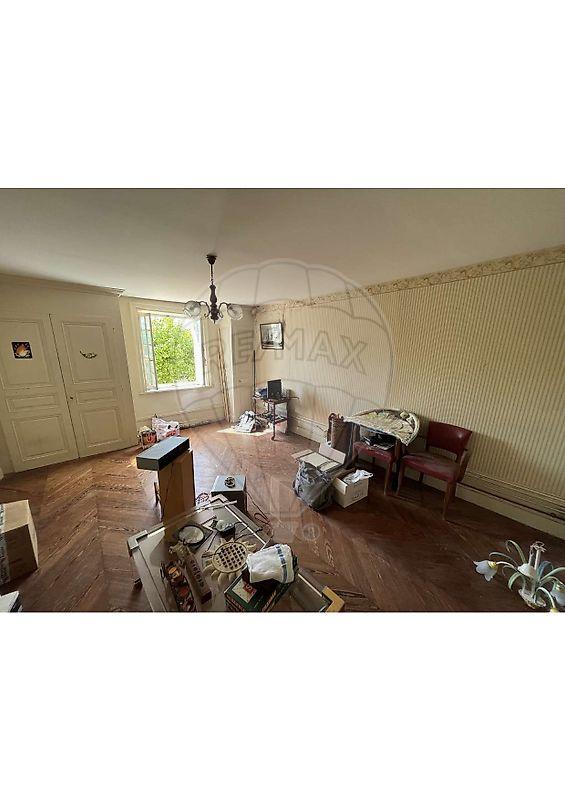 Maison - 404 m² - 5 pièces