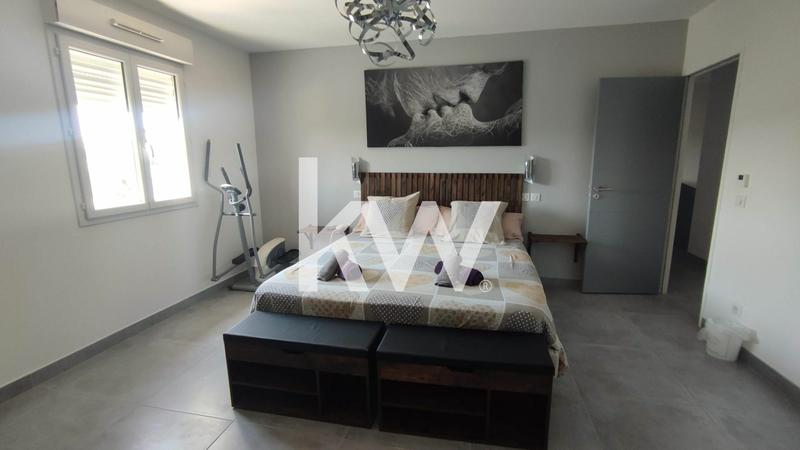 Maison - 180 m² - 7 pièces