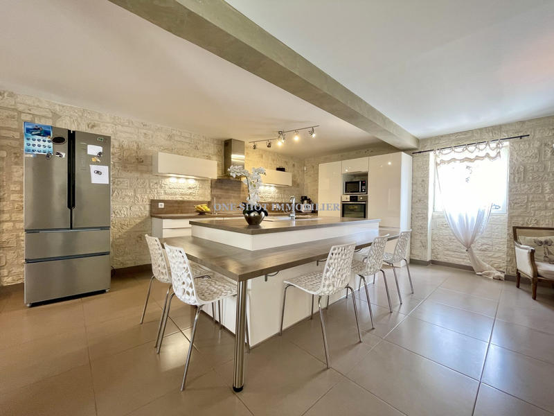 Maison - 250 m² - 7 pièces