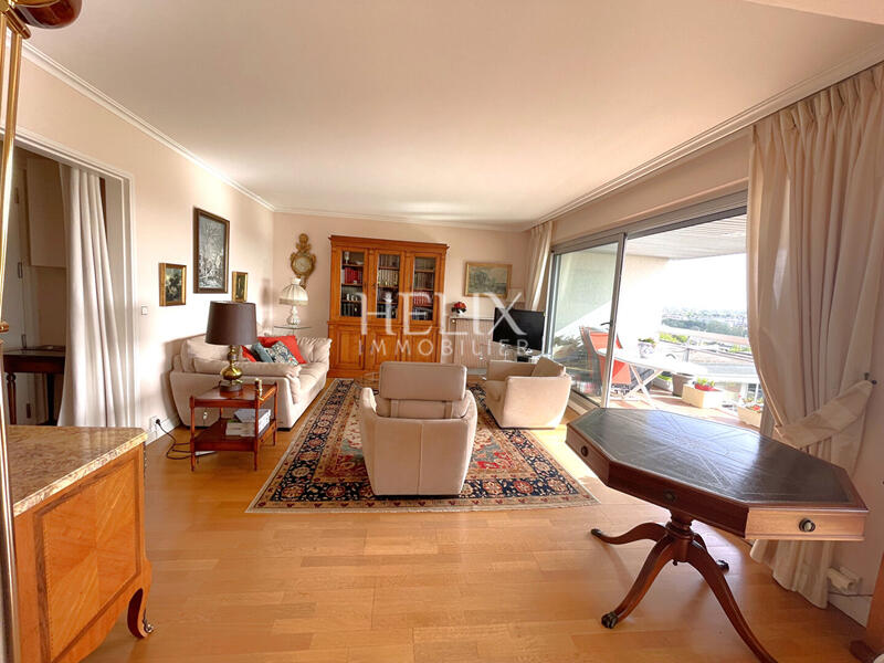 Appartement - 105 m² - 5 pièces