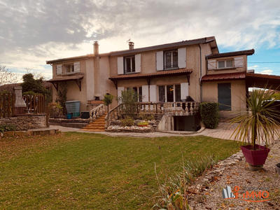 Villa - 172 m² - 8 pièces