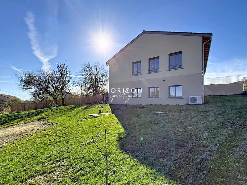 Maison - 210 m² - 9 pièces