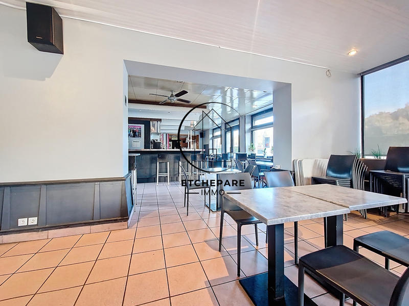 Maison - 218 m² - 7 pièces