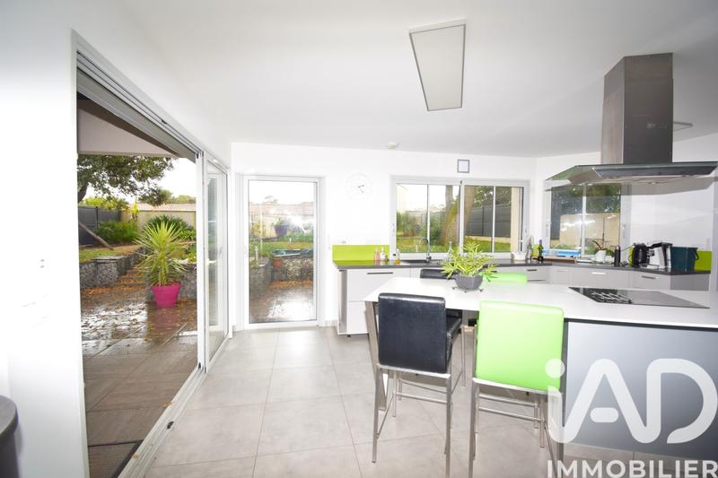 Maison - 141 m² - 8 pièces