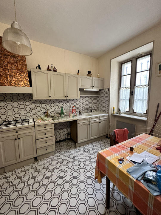 Maison - 220 m² - 8 pièces