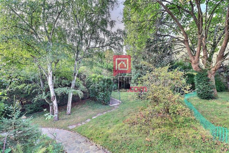 Maison - 183 m² - 9 pièces