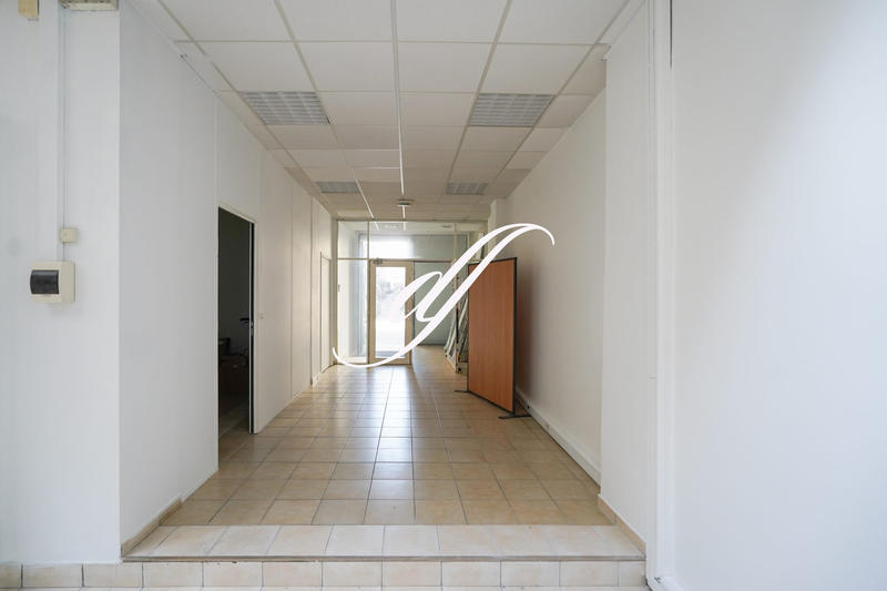 Local commercial - 330 m²