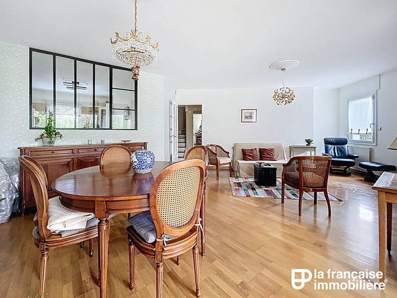 Appartement - 111 m² - 6 pièces