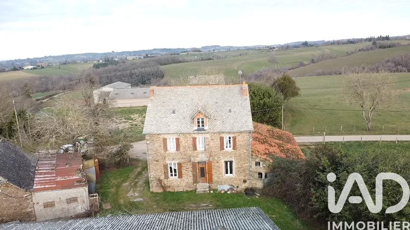 Maison de campagne - 7 740 m² - 7 pièces