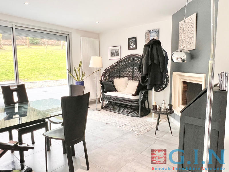 Propriété - 215 m² - 8 pièces