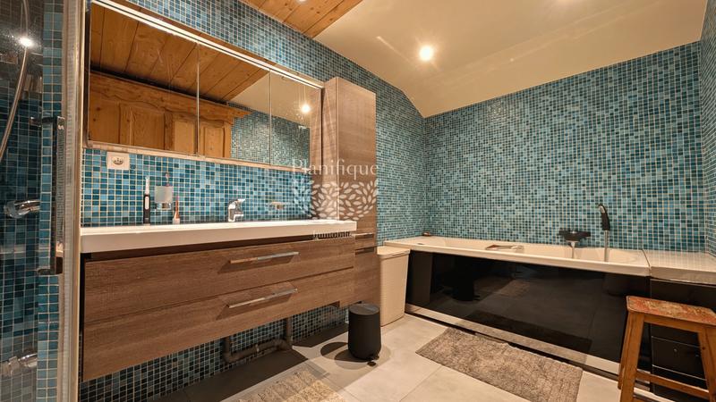 Châlet - 199 m² - 6 pièces