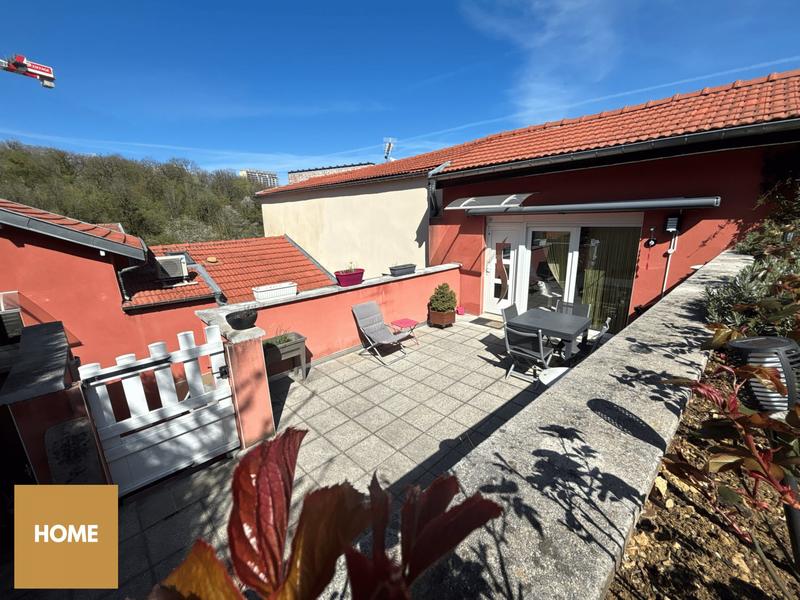 Appartement - 105 m² - 4 pièces