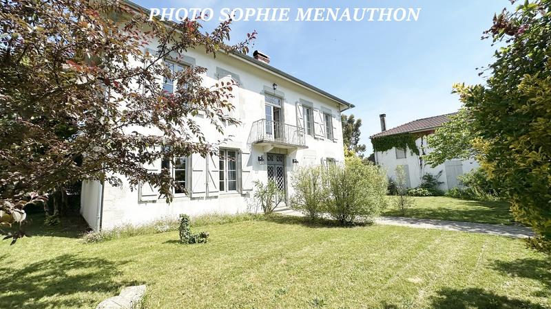 Maison bourgeoise - 330 m² - 9 pièces