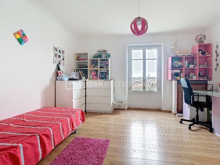 Maison - 250 m² - 7 pièces