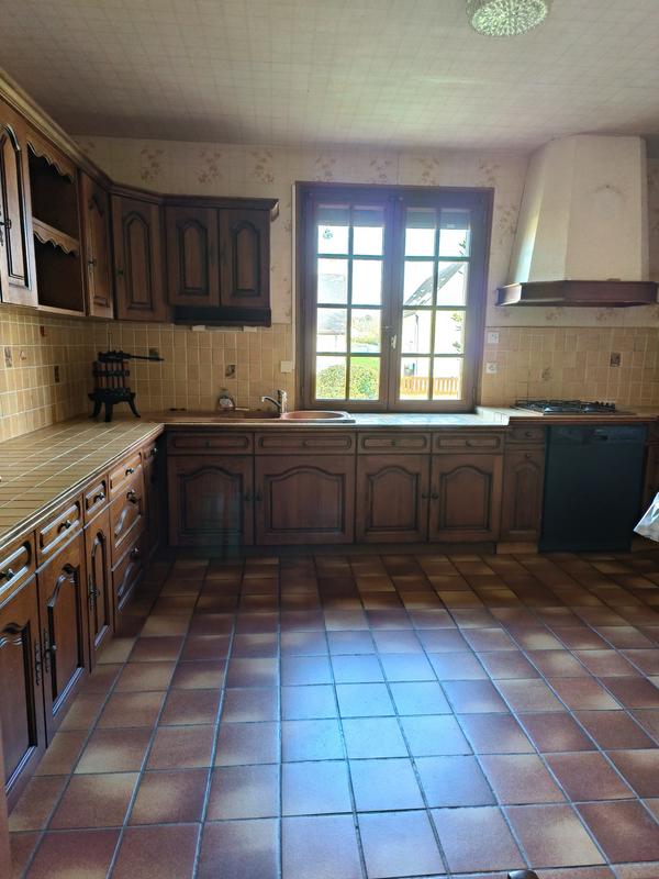 Maison traditionnelle - 179 m² - 9 pièces