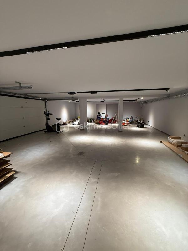 Maison traditionnelle - 318 m² - 5 pièces