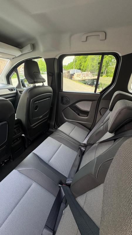 Renault Kangoo Techno Blue Dci 115 Edc Boite Auto Full 3