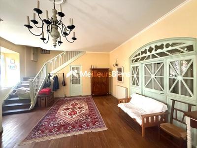 Maison - 180 m² - 8 pièces