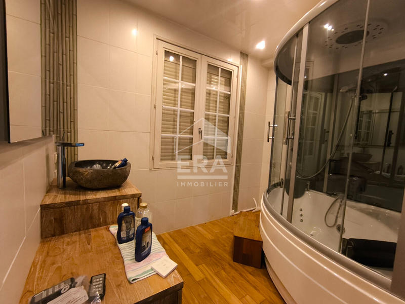 Maison - 227 m² - 9 pièces