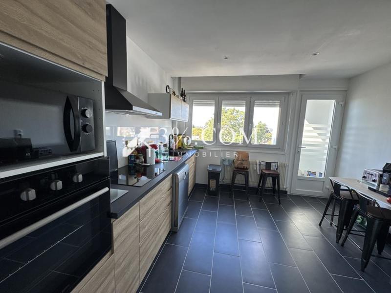 Appartement - 92 m² - 5 pièces