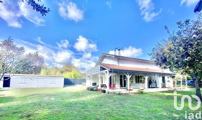 Maison - 215 m² - 7 pièces