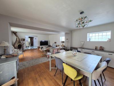 Maison - 350 m² - 7 pièces