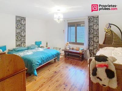 Maison - 188 m² - 8 pièces