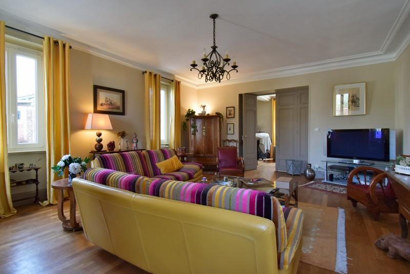 Maison - 360 m² - 11 pièces